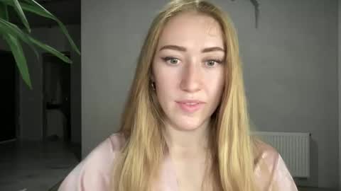 Snapshot of fairy_face chatting on October 2025 09:23:02 PM fairy_face online show from October 2025 09:23:02 PM