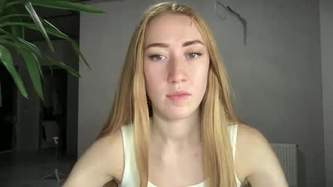 Snapshot of fairy_face chatting on October 2025 06:39:02 PM fairy_face online show from October 2025 06:39:02 PM