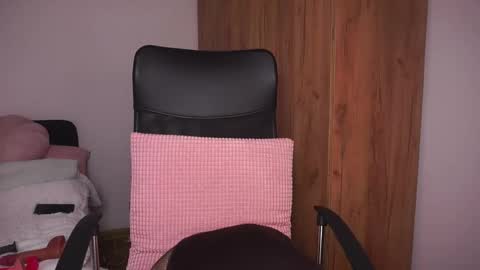 Kamila online show from November 2025 09:07:01 PM