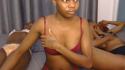 Snapshot of fairy_pearl chatting on May 2026 04:18:01 AM fairy_pearl online show from May 2026 04:18:01 AM