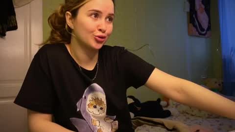 Snapshot of fairyilona chatting on May 2026 09:49:02 AM Ilona online show from May 2026 09:49:02 AM