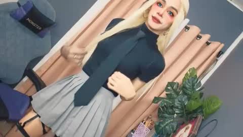 Snapshot of familystroke_twinny8 chatting on September 2025 03:45:01 PM Alexandra x Alexandro online show from September 2025 03:45:01 PM