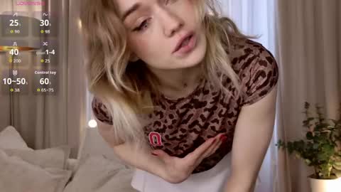 Snapshot of fancyamelia chatting on April 2026 06:49:01 AM fancyamelia online show from April 2026 06:49:01 AM