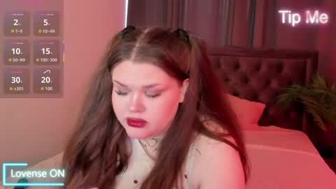 Snapshot of fanfik_ chatting on June 2026 12:17:01 PM Elena online show from June 2026 12:17:01 PM