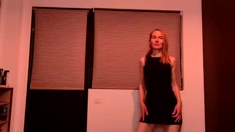Snapshot of fanny_posy chatting on December 2024 05:00:01 PM Fanny online show from December 2024 05:00:01 PM