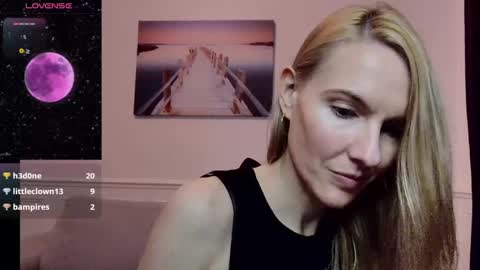 Snapshot of fanny_posy chatting on January 2025 06:17:01 PM Fanny online show from January 2025 06:17:01 PM