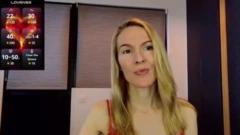 Snapshot of fanny_posy chatting on February 2025 02:33:02 PM Fanny online show from February 2025 02:33:02 PM