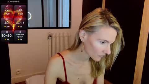 Snapshot of fanny_posy chatting on March 2025 01:06:02 PM Fanny online show from March 2025 01:06:02 PM