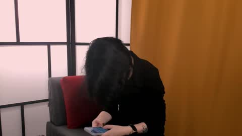 Mia online show from December 2024 07:21:01 AM