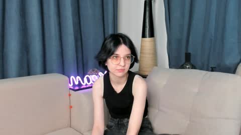 Mia online show from December 2024 07:30:01 AM