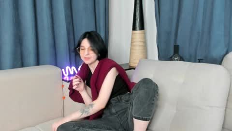 Mia online show from December 2024 10:34:02 AM