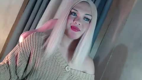 DANIELLA - DONT FORGET TO GIVE ME A THUMBSU UP online show from March 2026 10:38:02 PM