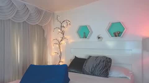 Farah online show from November 2025 12:13:01 PM