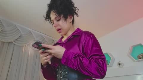 Farah online show from November 2025 12:05:02 PM