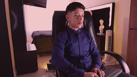 farid_jake_ online show from October 2025 07:43:01 PM