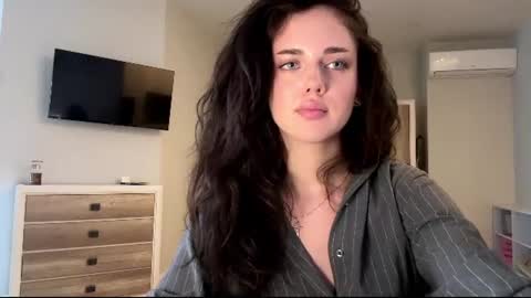 Snapshot of farrahburde chatting on June 2026 12:22:01 PM Mia online show from June 2026 12:22:01 PM