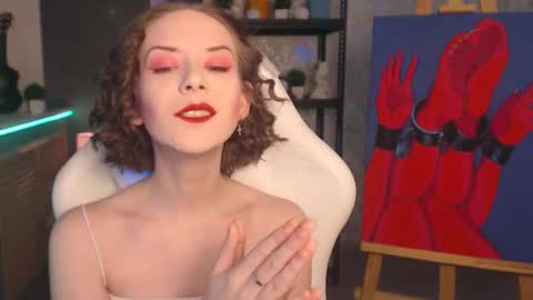 Fascinating   Eyes online show from October 2025 06:28:02 PM