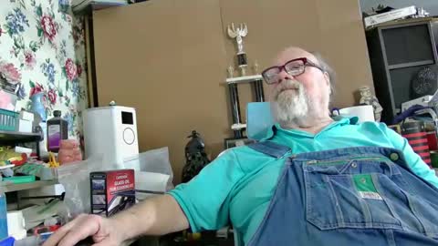 Fred. online show from February 2025 03:40:01 AM