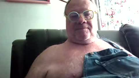 Fred. online show from April 2026 06:05:01 PM