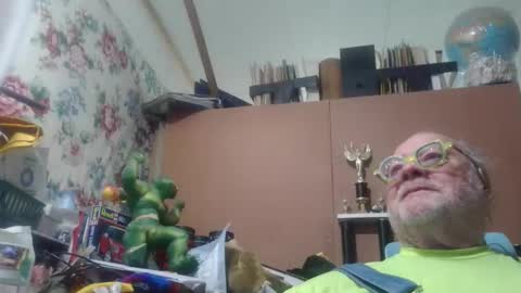 Snapshot of fatfreddythecat chatting on May 2026 09:22:02 PM Fred. online show from May 2026 09:22:02 PM
