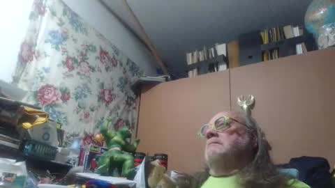 Snapshot of fatfreddythecat chatting on May 2026 04:40:02 AM Fred. online show from May 2026 04:40:02 AM