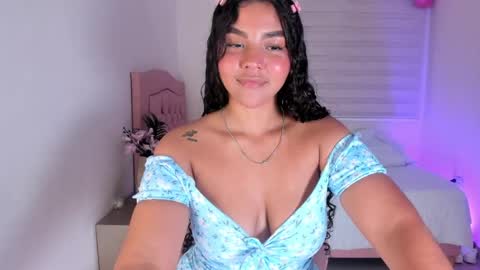 Snapshot of fatima_senghor chatting on May 2026 08:03:02 PM Zoe online show from May 2026 08:03:02 PM
