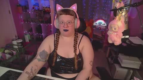 Snapshot of fatveronica chatting on March 2026 06:00:01 PM FatVeronica online show from March 2026 06:00:01 PM