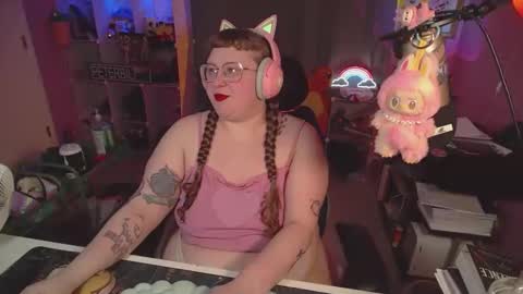 Snapshot of fatveronica chatting on March 2026 05:25:01 PM FatVeronica online show from March 2026 05:25:01 PM