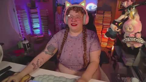 Snapshot of fatveronica chatting on July 2026 06:25:01 PM FatVeronica online show from July 2026 06:25:01 PM