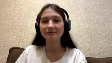 Aurora 18yo online show from October 2025 09:21:02 AM