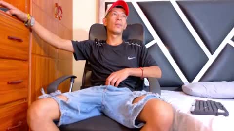 Snapshot of favel_gomez7 chatting on August 2026 12:07:02 PM Favel Gomez online show from August 2026 12:07:02 PM