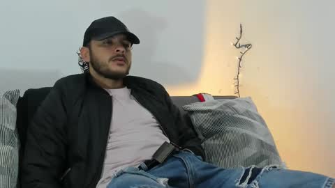 favid95 online show from January 2025 05:52:01 AM