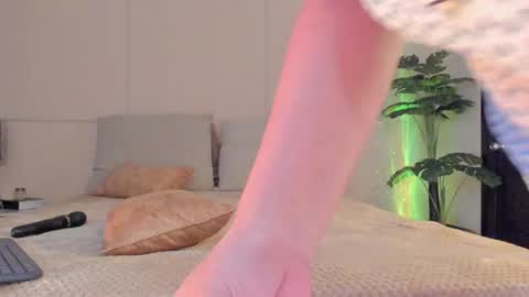 Snapshot of fay_miller2 chatting on September 2025 01:09:01 AM welcome to my world  online show from September 2025 01:09:01 AM