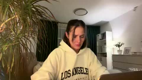 Snapshot of fedariss chatting on December 2025 07:54:02 PM Fedariss online show from December 2025 07:54:02 PM