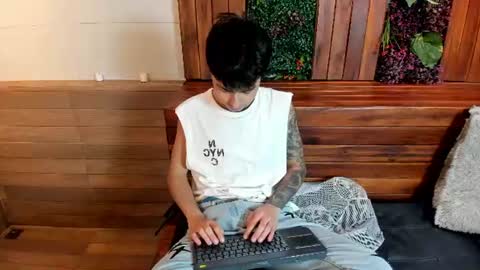 Snapshot of fedeviale chatting on July 2026 05:05:01 AM Fede online show from July 2026 05:05:01 AM