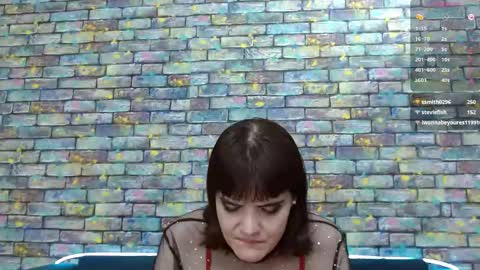 Snapshot of feelsgoodwoman chatting on February 2025 08:58:01 PM Laura online show from February 2025 08:58:01 PM
