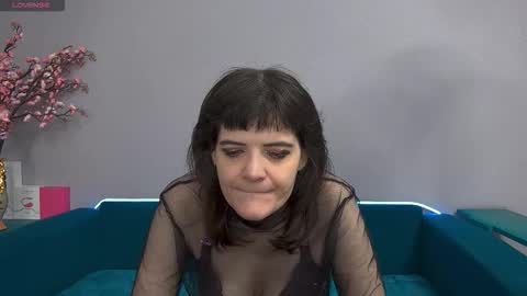 Laura online show from January 2026 06:44:01 PM