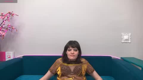 Snapshot of feelsgoodwoman chatting on May 2026 09:31:01 PM Laura online show from May 2026 09:31:01 PM
