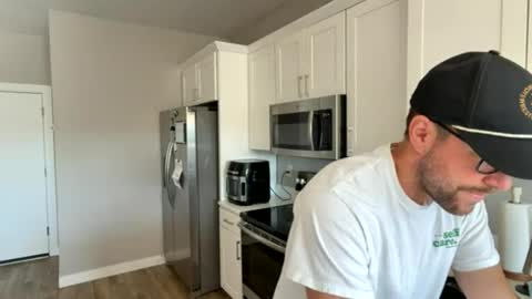 Ethan Slayher online show from June 2026 01:10:02 PM