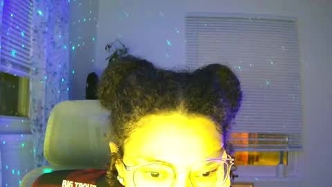 Snapshot of feetnymph chatting on January 2025 02:01:01 AM Soley online show from January 2025 02:01:01 AM