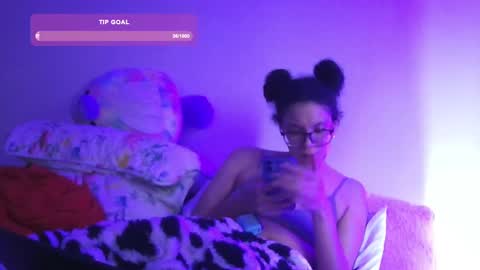 Snapshot of feetnymph chatting on February 2025 07:46:01 PM Soley online show from February 2025 07:46:01 PM