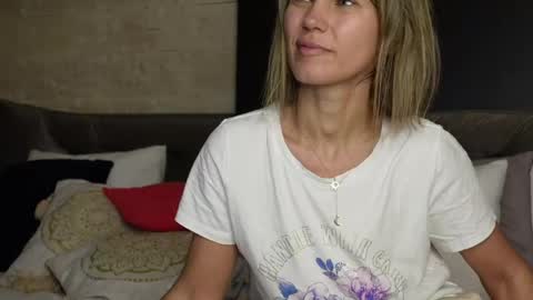 FeliciaKrige online show from April 2026 09:15:01 PM