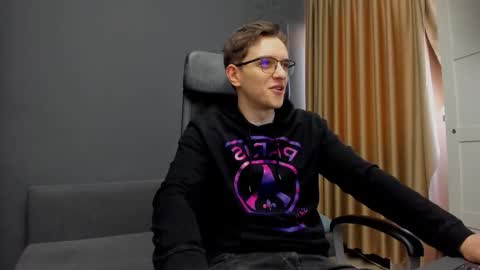 Snapshot of felixstark chatting on March 2026 05:44:01 AM FelixStark online show from March 2026 05:44:01 AM