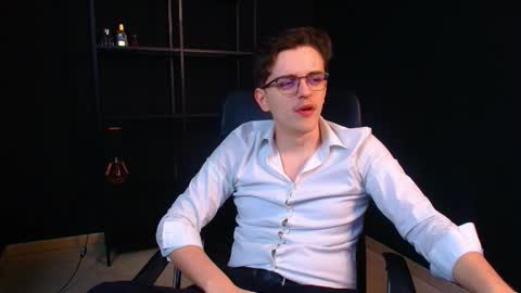 Snapshot of felixstark chatting on April 2026 04:37:01 AM FelixStark online show from April 2026 04:37:01 AM