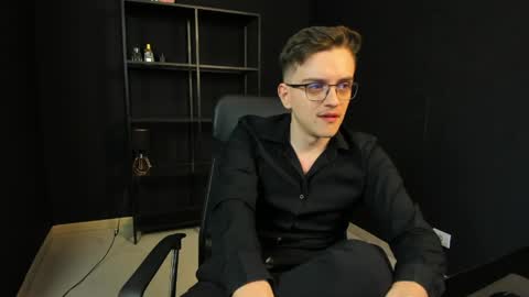 Snapshot of felixstark chatting on May 2026 05:01:02 AM FelixStark online show from May 2026 05:01:02 AM