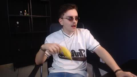 Snapshot of felixstark chatting on June 2026 06:15:02 AM FelixStark online show from June 2026 06:15:02 AM