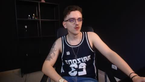 Snapshot of felixstark chatting on June 2026 05:35:02 AM FelixStark online show from June 2026 05:35:02 AM