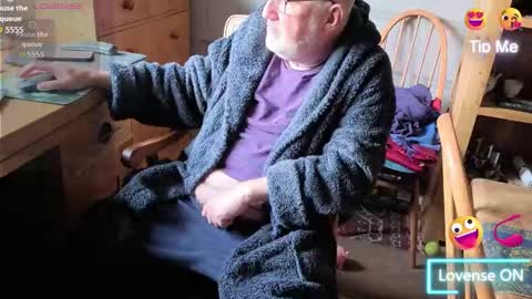 Adam online show from September 2025 08:41:02 AM