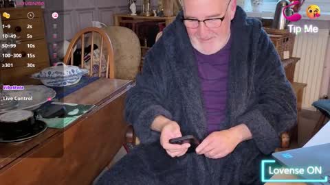 Adam online show from November 2025 07:30:02 AM