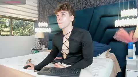 Snapshot of femboy_max chatting on July 2026 12:00:02 PM Femboy Max online show from July 2026 12:00:02 PM